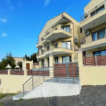 Favelas Luxury * Kavala