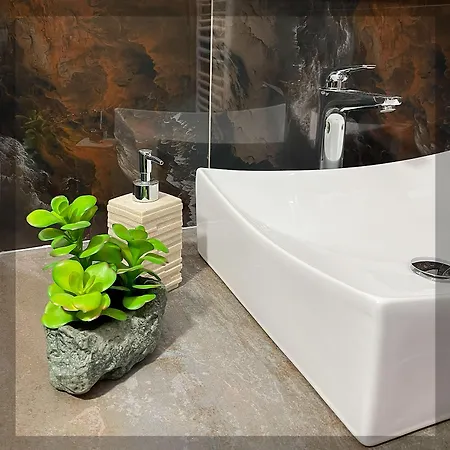 Favelas Luxury Apartment