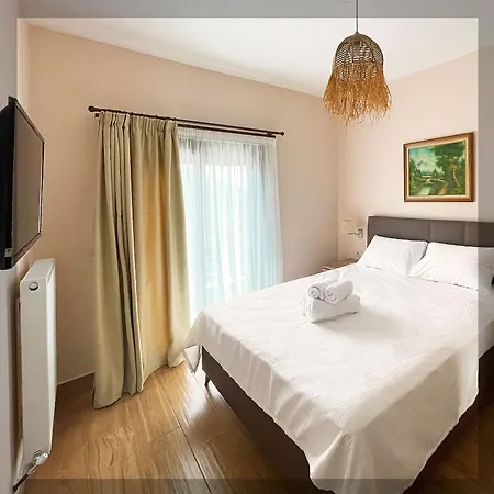Favelas Luxury Apartment Kavala