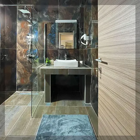 Favelas Luxury Apartment Kavala
