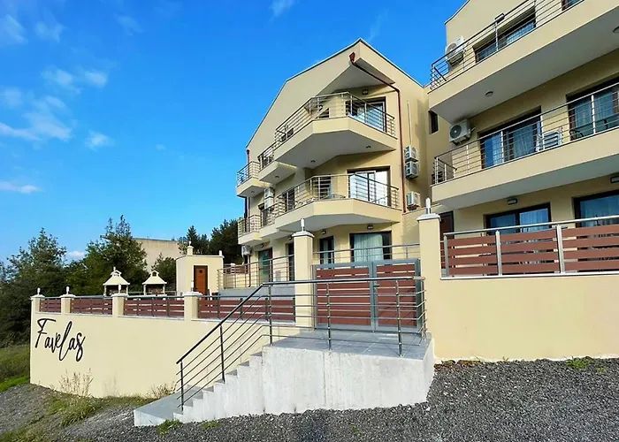 Favelas Luxury * 卡瓦拉